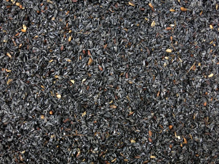 籾殻くん炭とは？土壌改良資材としての効果と作り方、使用方法